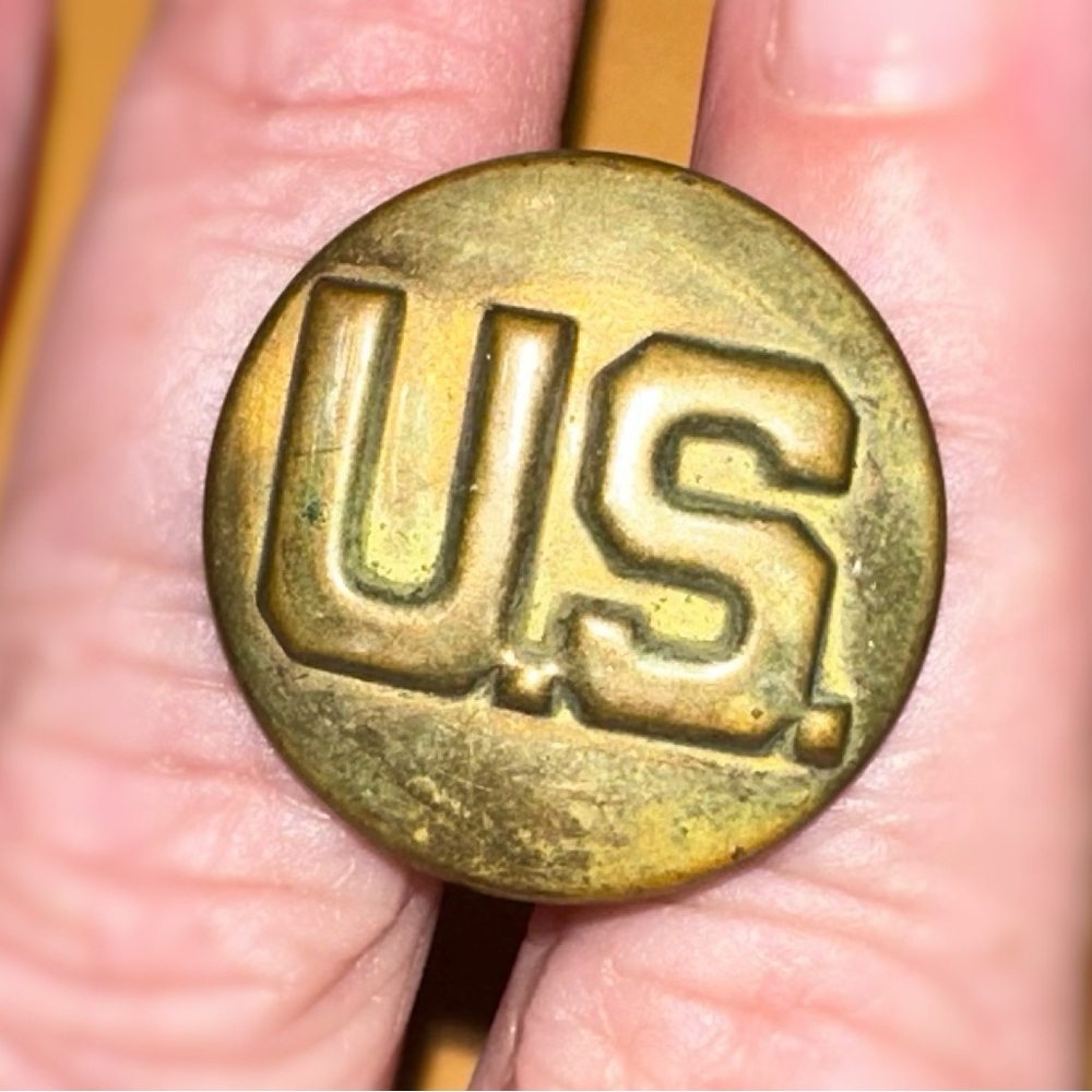 US Military WWII Lapel Pin Brass Toned Vintage Dual Clutch Backs Circle